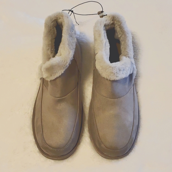 Maurices Gray Slipper Boots Faux Fur Lining Pull On Cozy - Picture 2 of 14